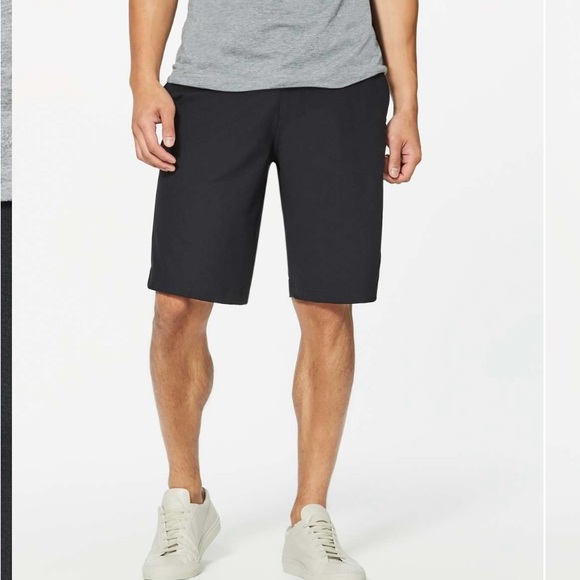 Lululemon The Works Short Warpstreme 11 inch Black Mens Stretch Travel Sz 34 - Picture 1 of 12